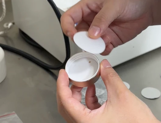 Install pressure-sensitive gaskets Install pressure-sensitive gaskets